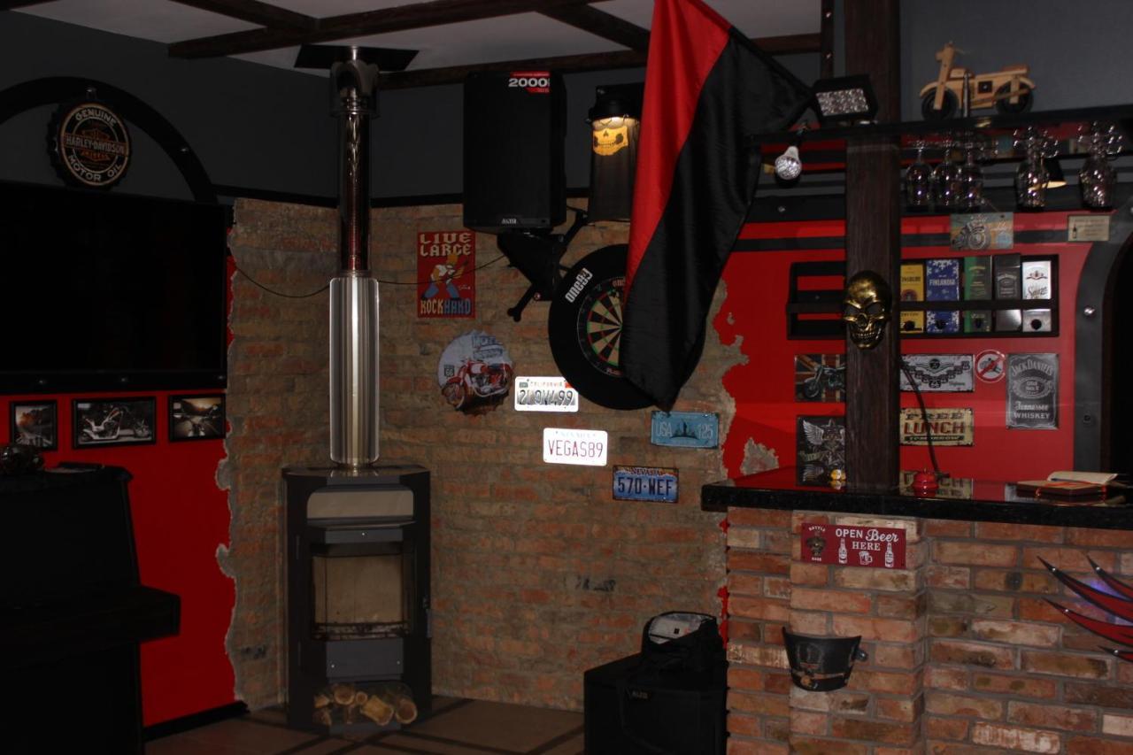 Отель Biker'S Pub Oleksandriia Экстерьер фото